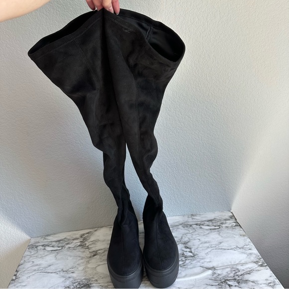 ASOS DESIGN Wide Fit Katie chunky thigh high boots in black - Picture 7 of 8